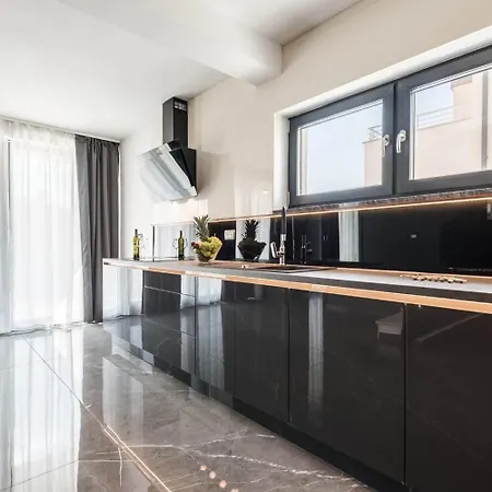 Ferienhaus Mit Privatpool Fur 8 Personen Ca 174 Qm In Srima, Dalmatien Norddalmatien * Srima