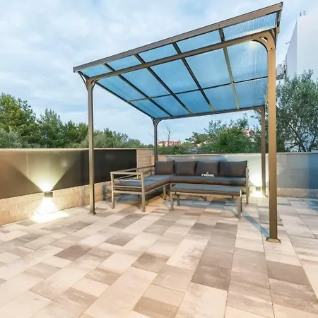Ferienhaus Mit Privatpool Fur 8 Personen Ca 174 Qm In Srima, Dalmatien Norddalmatien Srima