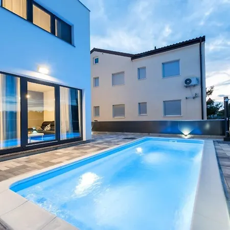 Ferienhaus Mit Privatpool Fur 8 Personen Ca 174 Qm In Srima, Dalmatien Norddalmatien Holiday home *